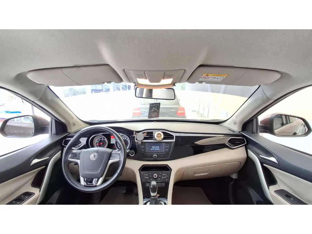 Car image 19