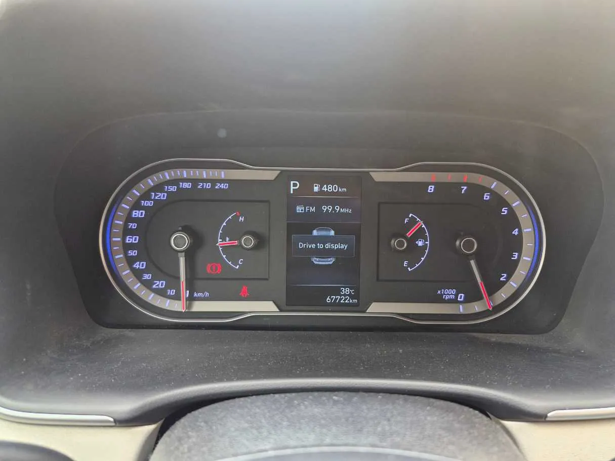 Car image 19