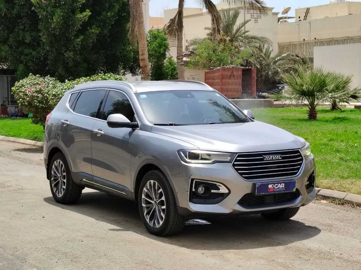 Car image 3