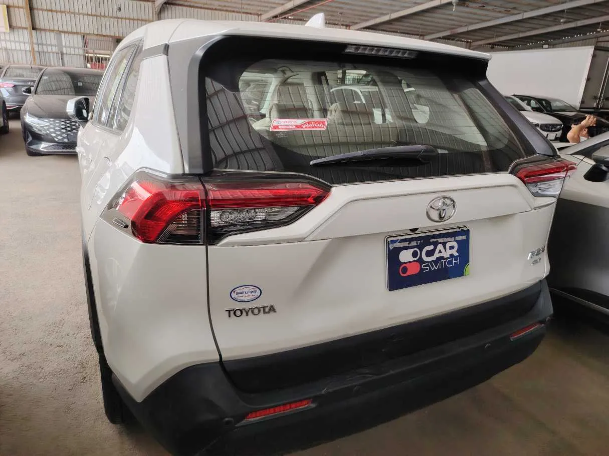 Car image 7