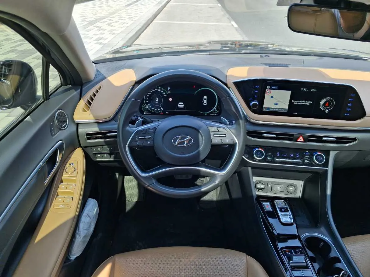 Car image 17