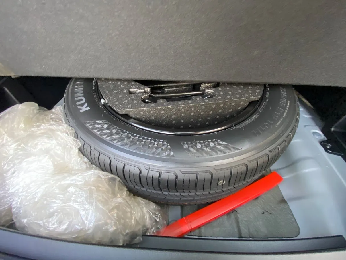 Car image 23