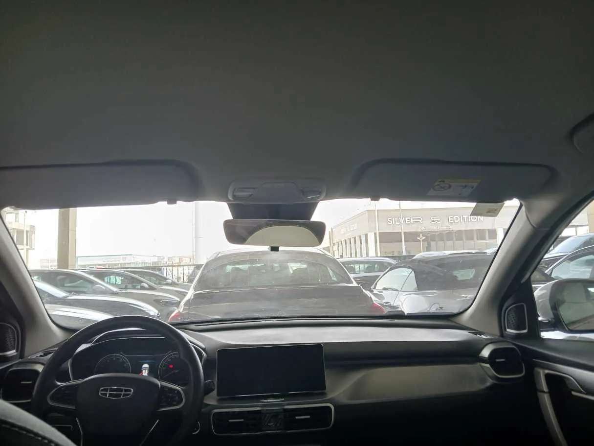Car image 13
