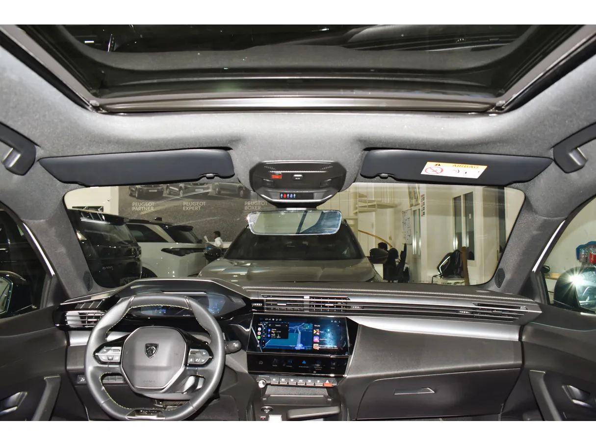 Car image 13