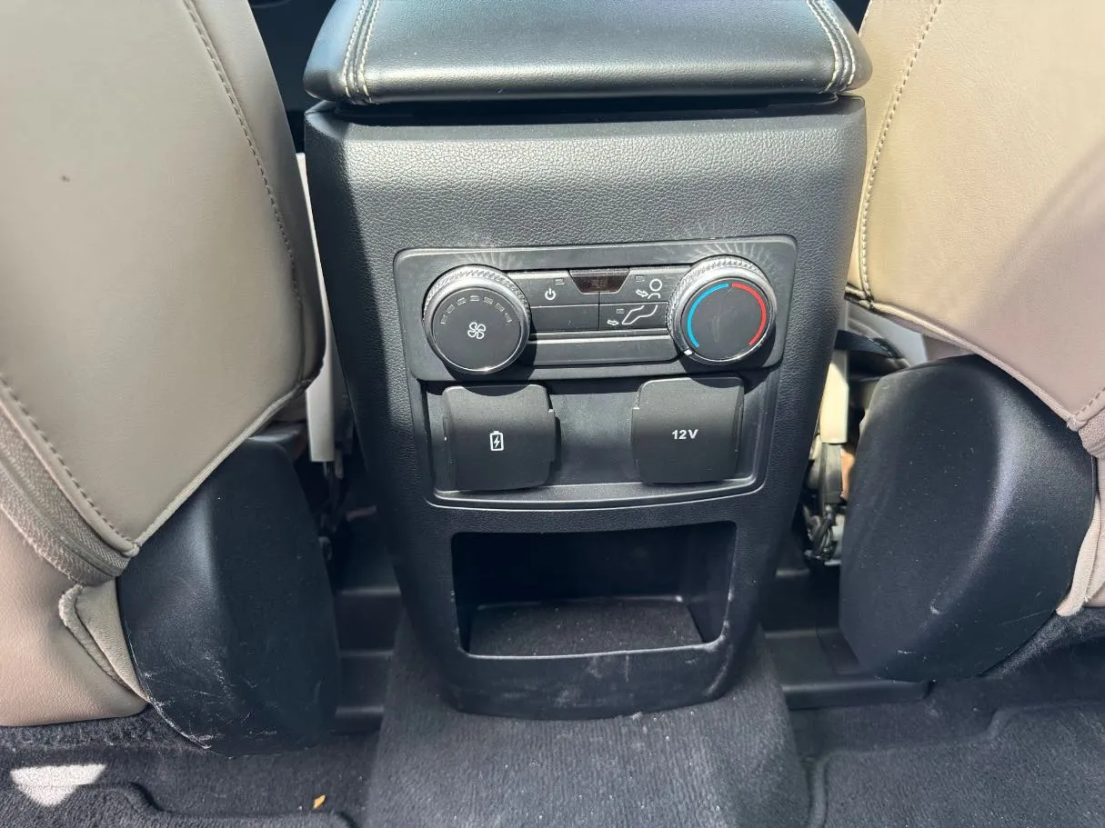 Car image 29