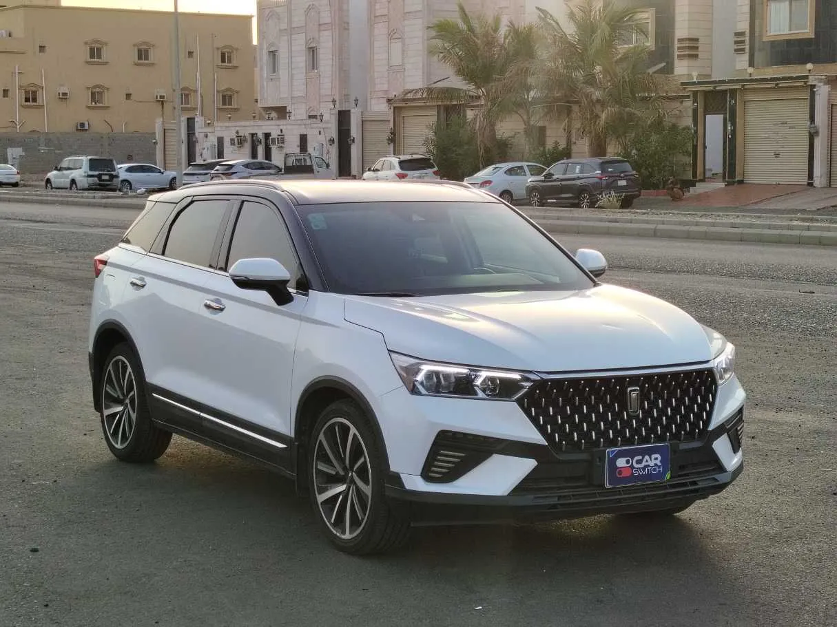 Car image 3