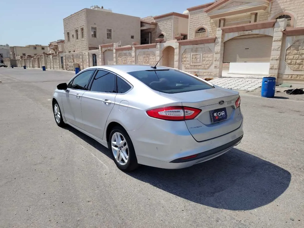 Car image 6