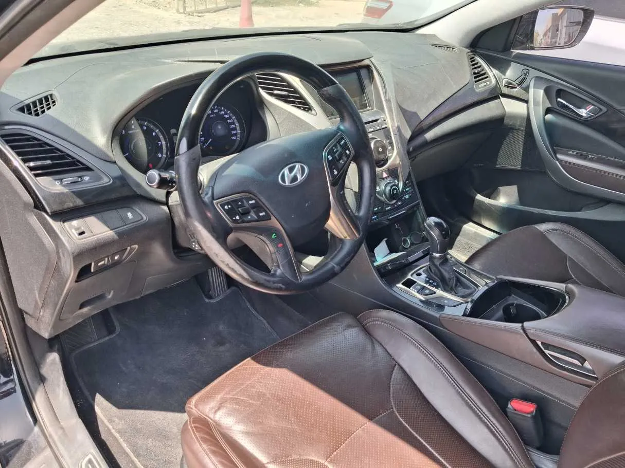 Car image 6