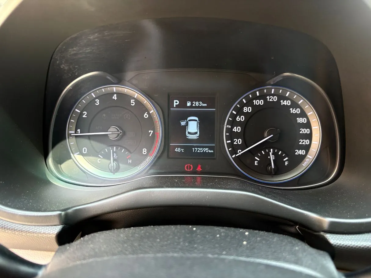 Car image 23