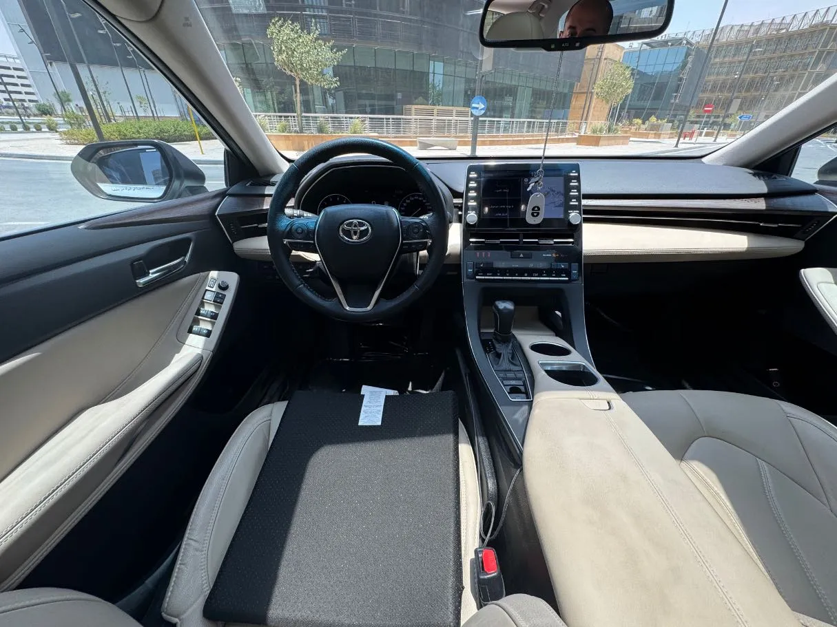 Car image 16