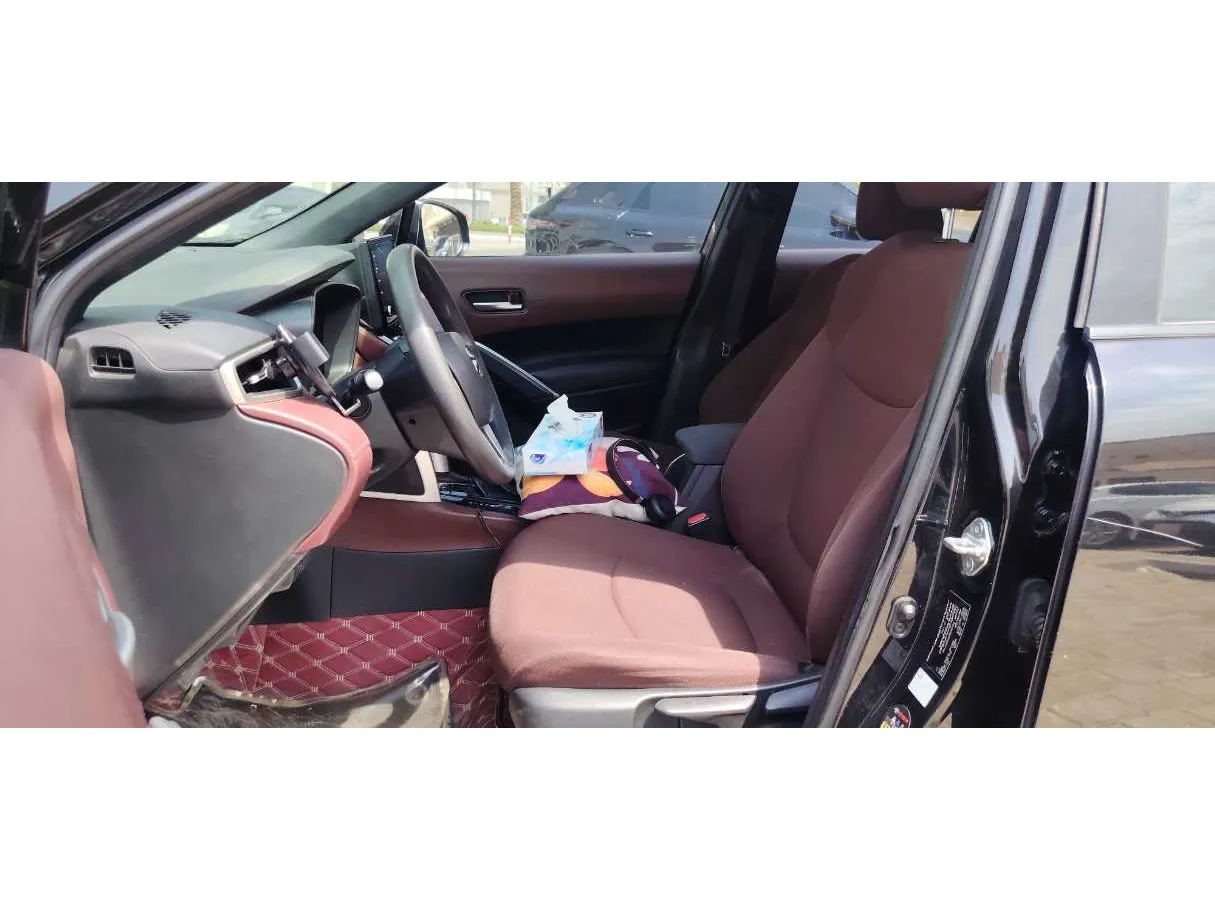 Car image 11