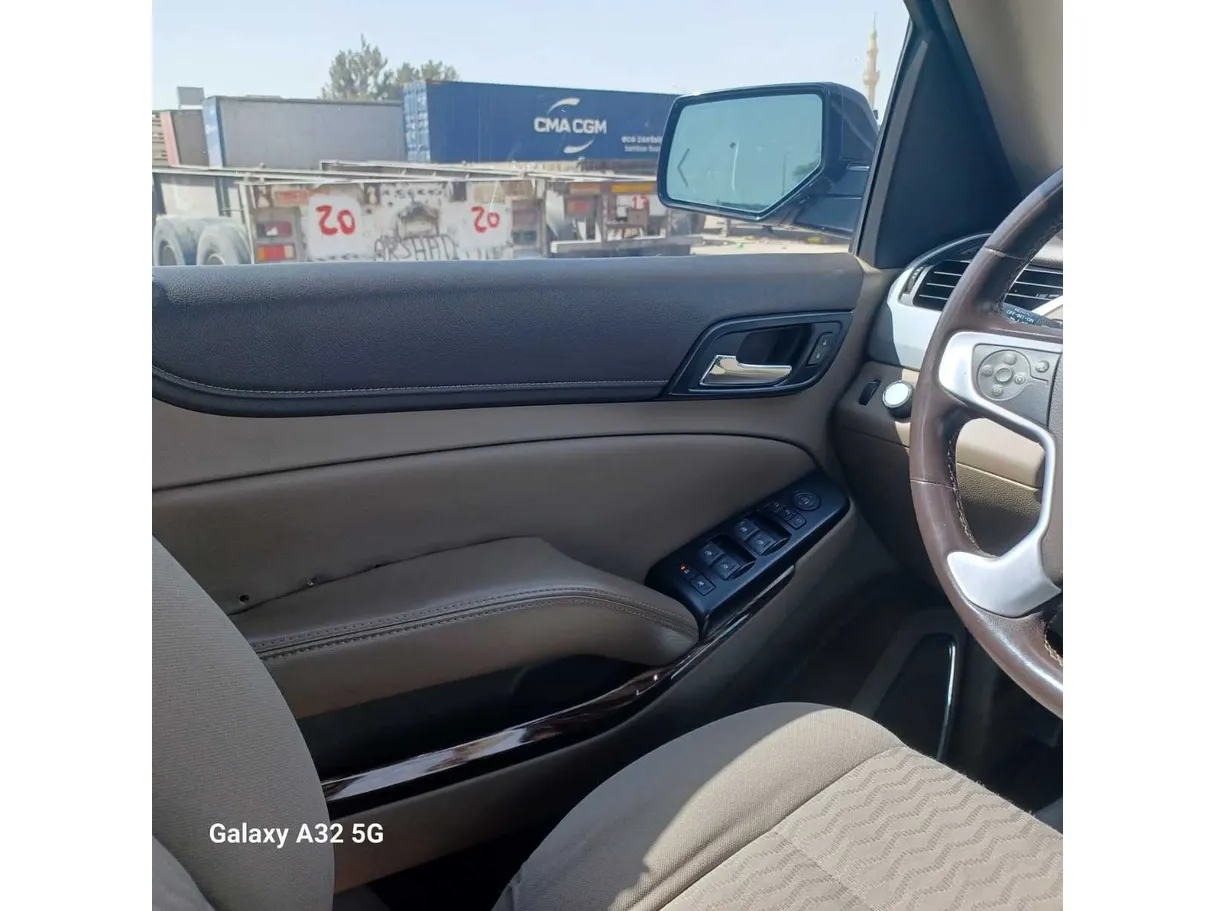 Car image 24
