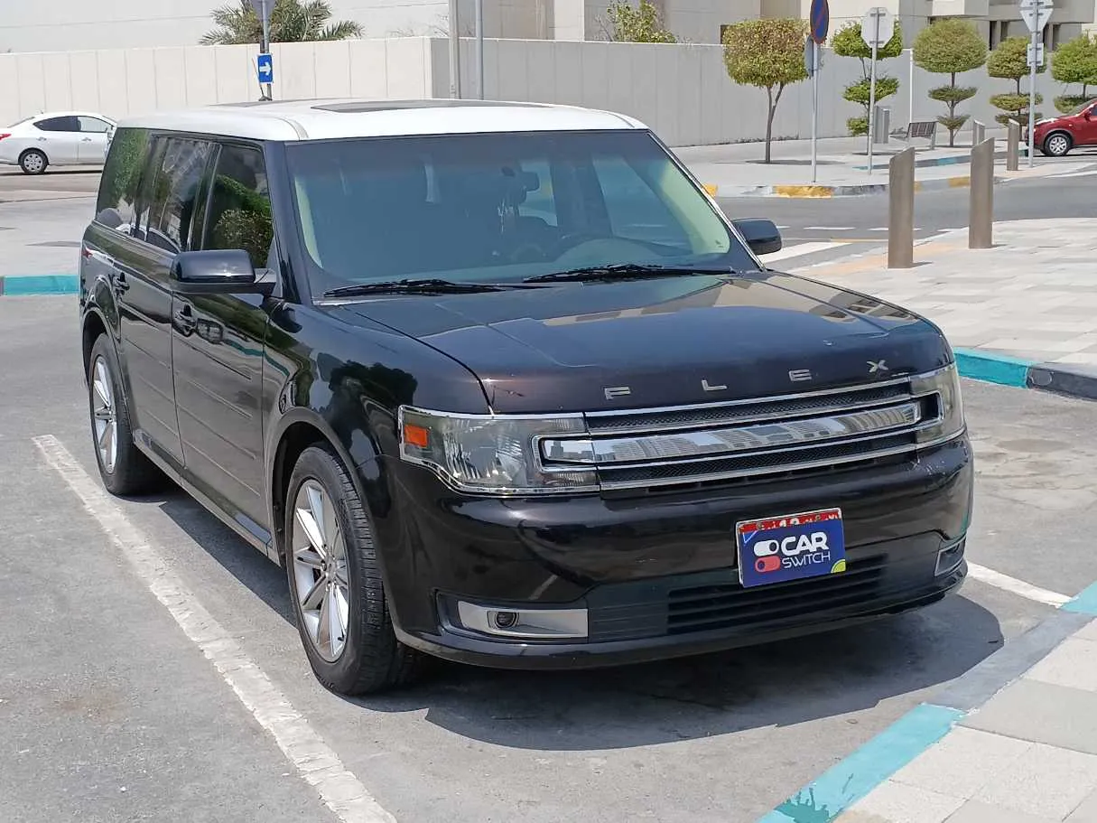 Car image 3