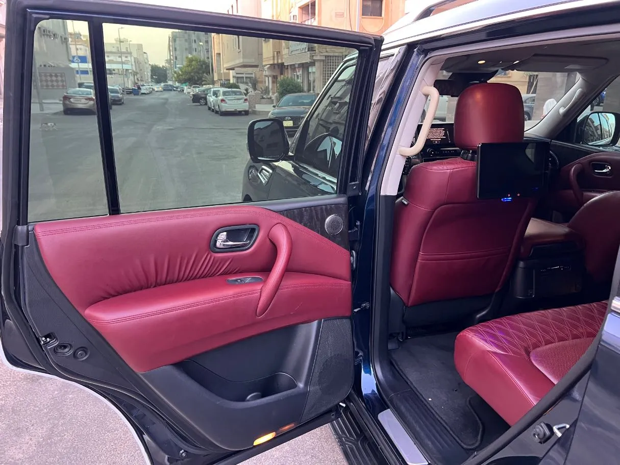Car image 13