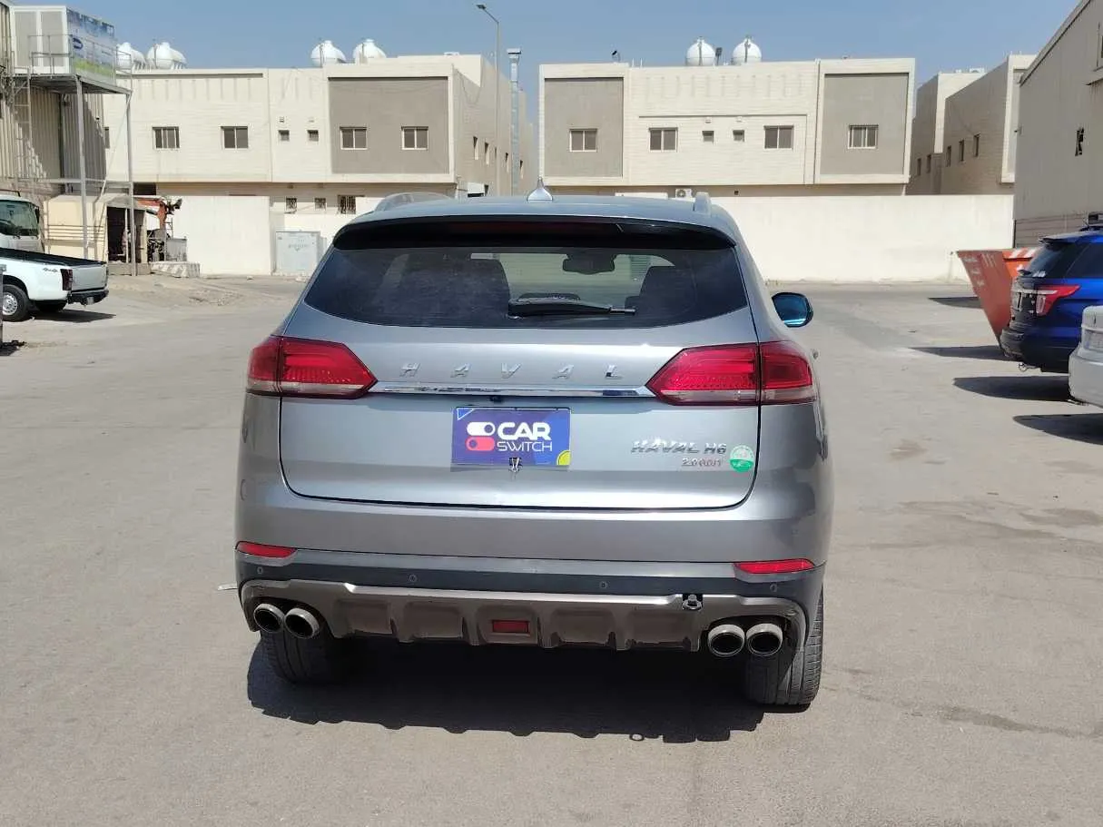 Car image 6