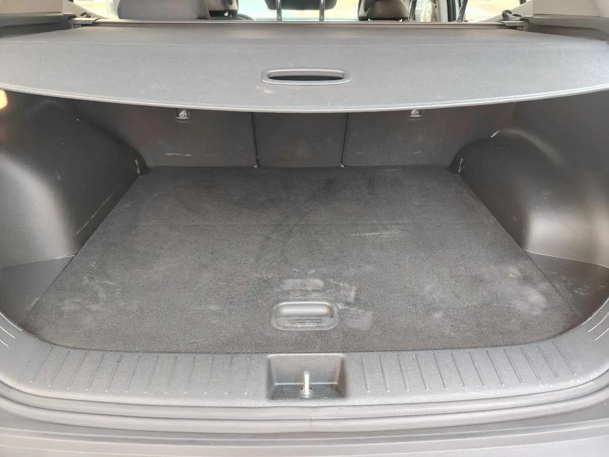 Car image 33