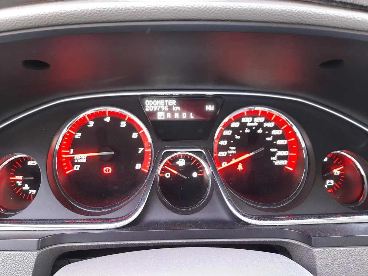 Car image 18
