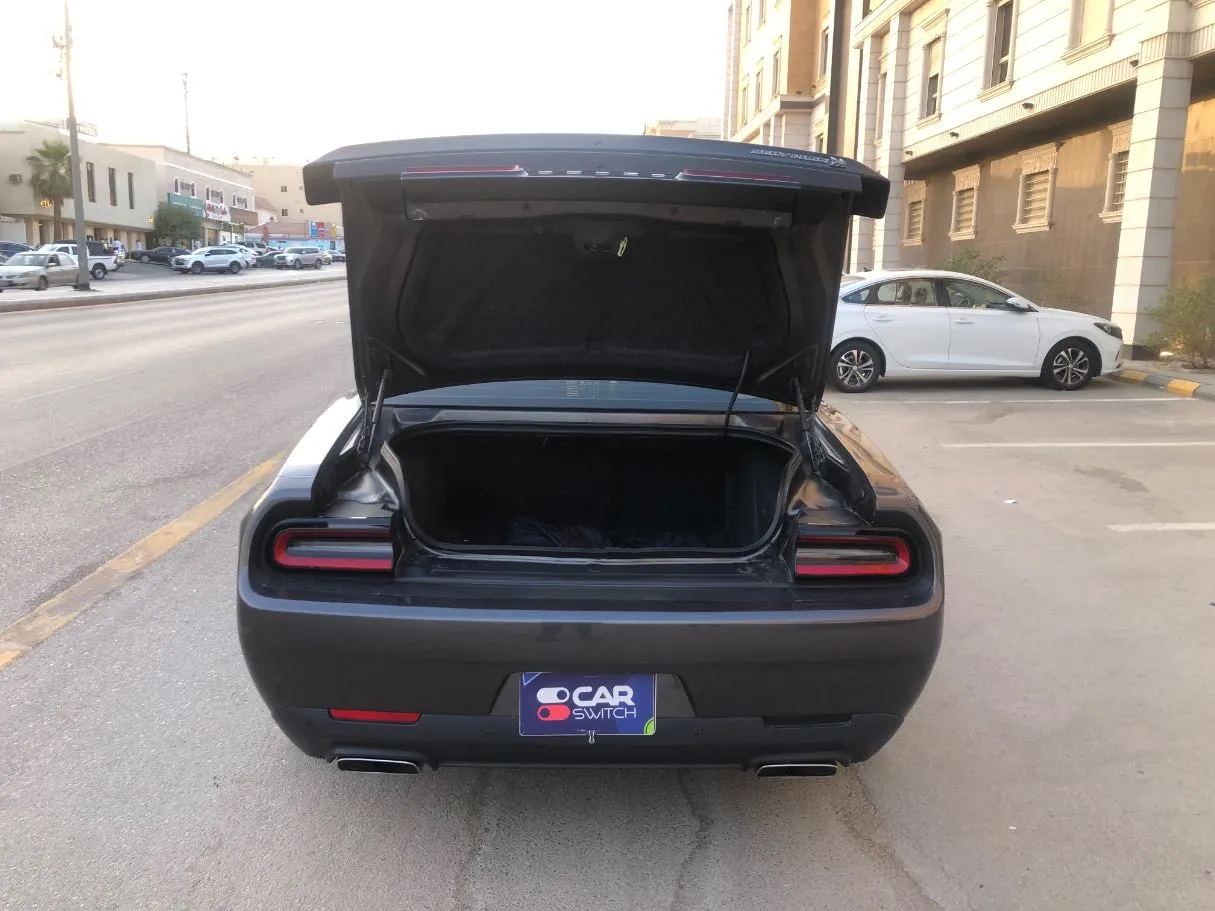 Car image 17