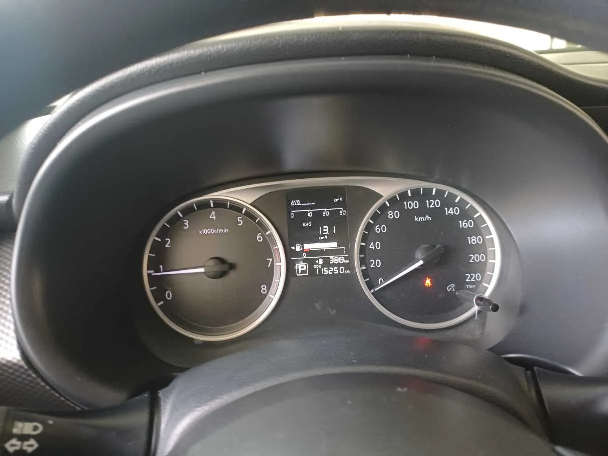 Car image 19