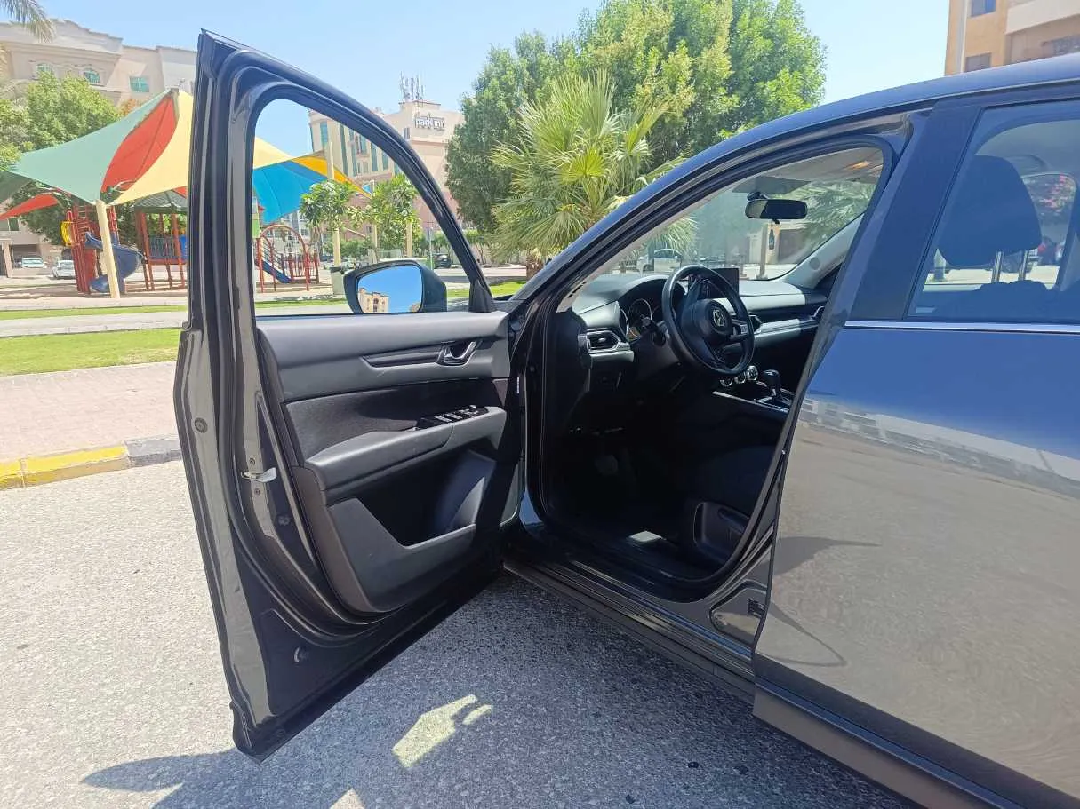 Car image 12