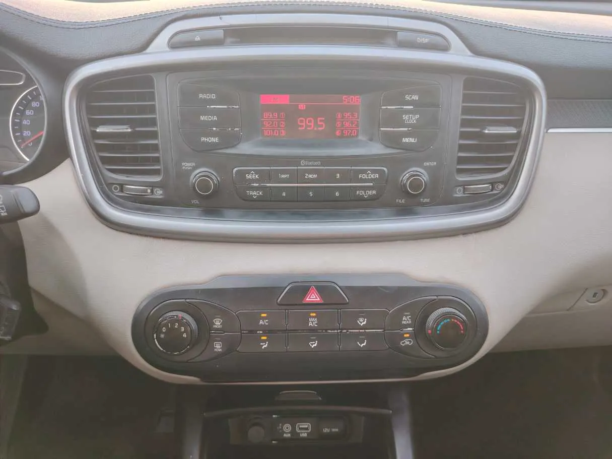 Car image 20