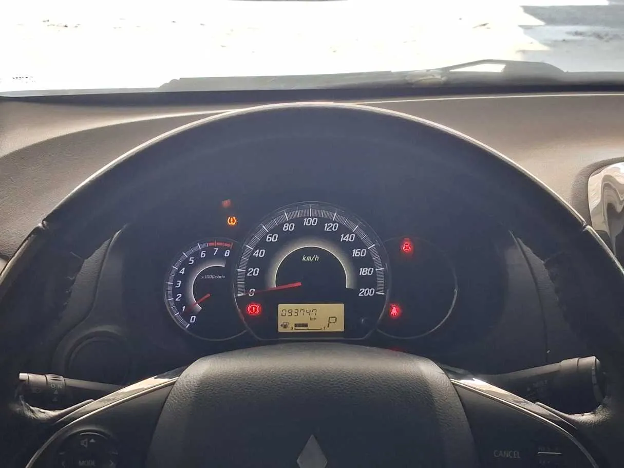 Car image 19