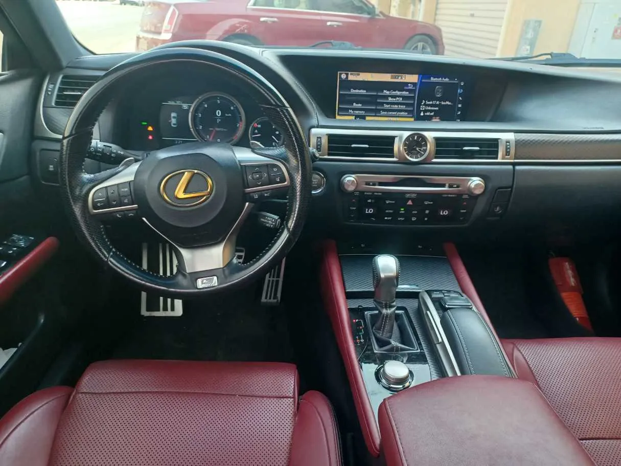 Car image 16