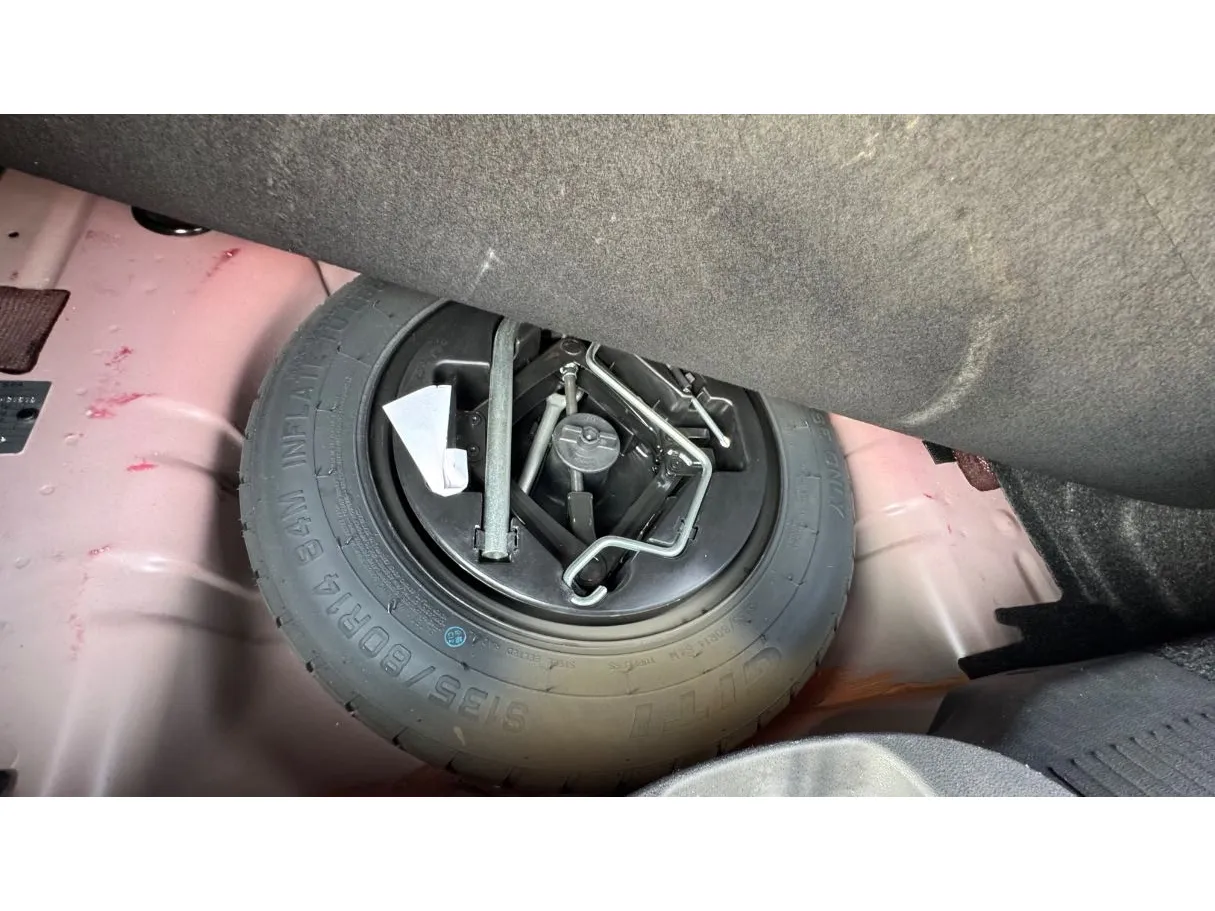 Car image 23