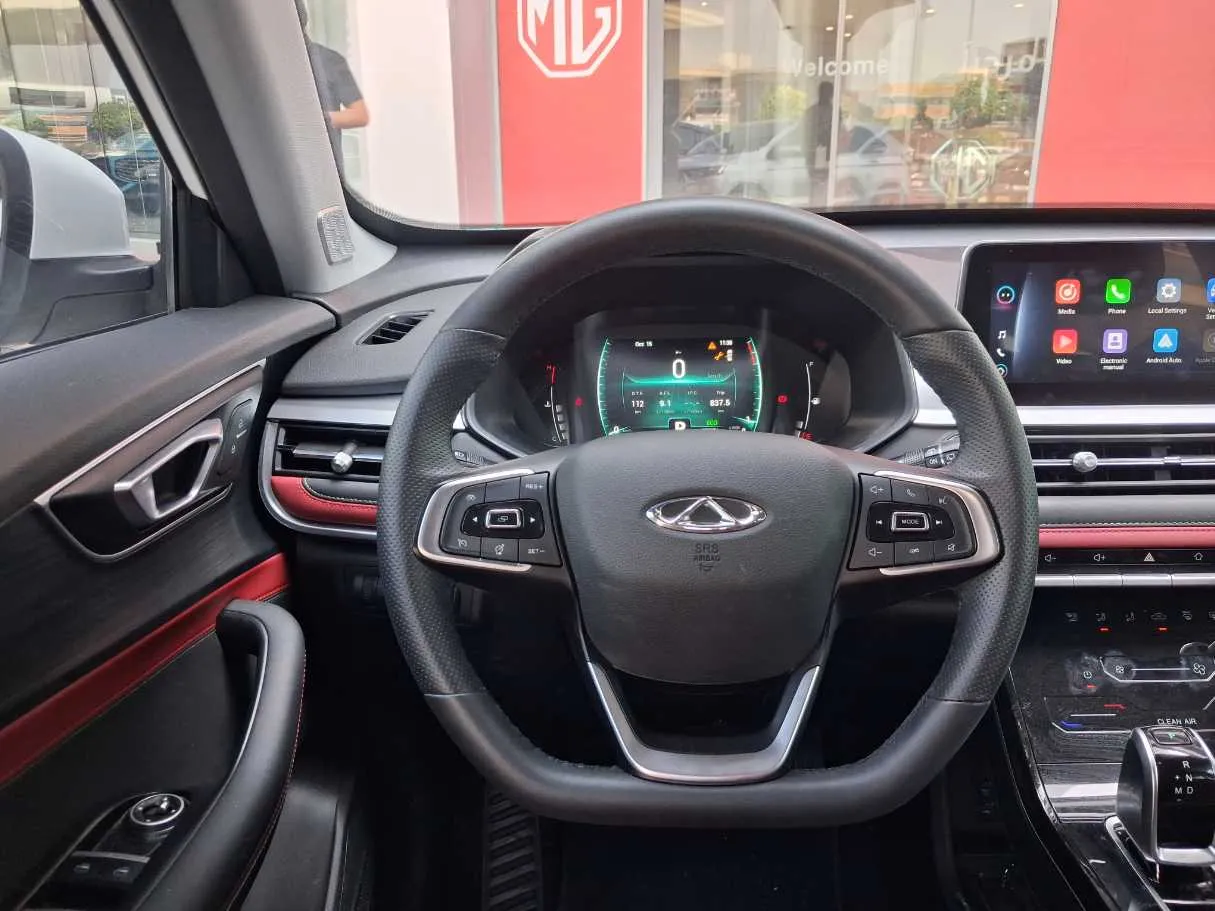 Car image 18