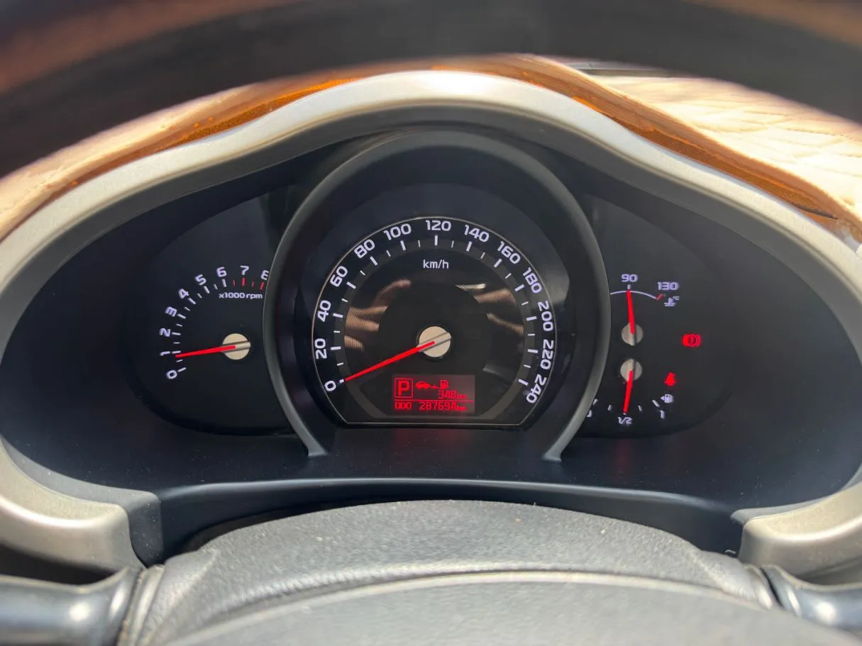 Car image 17