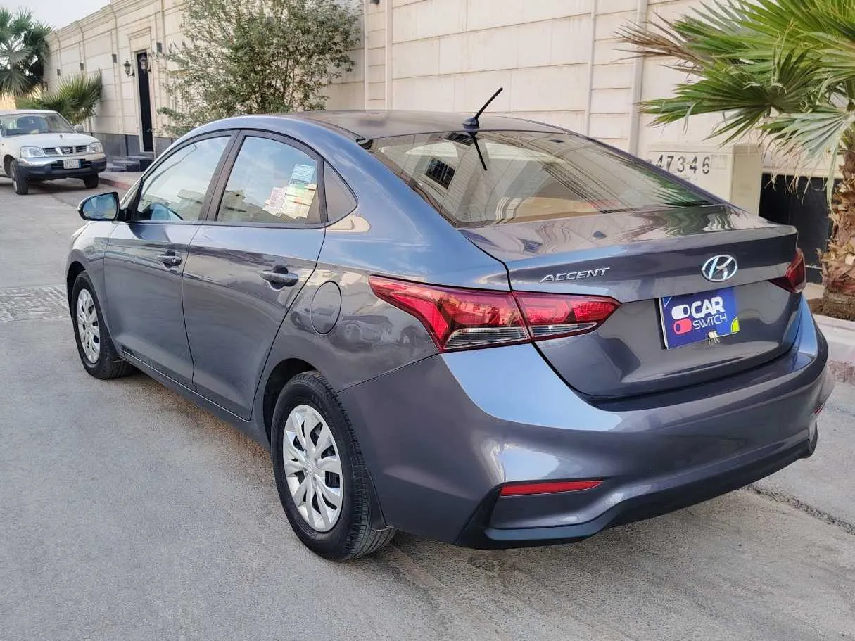 Car image 7