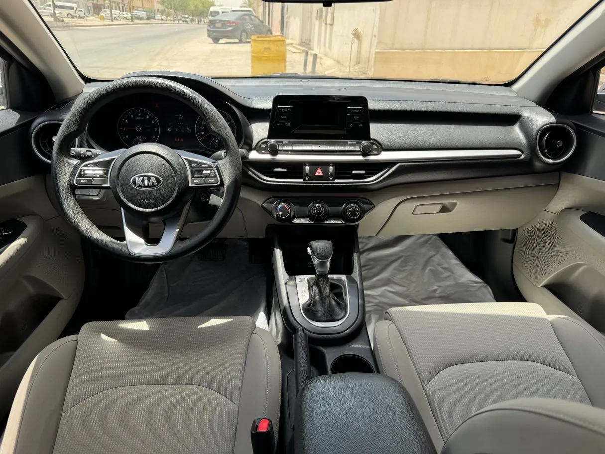 Car image 17
