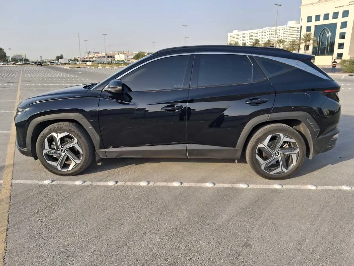 Car image 8