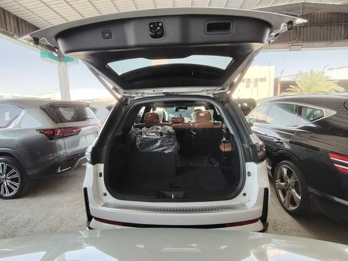 Car image 31