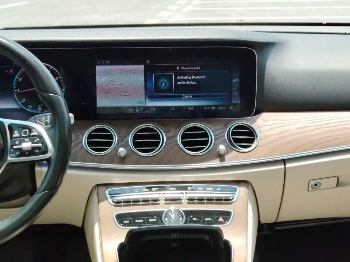 Car image 24