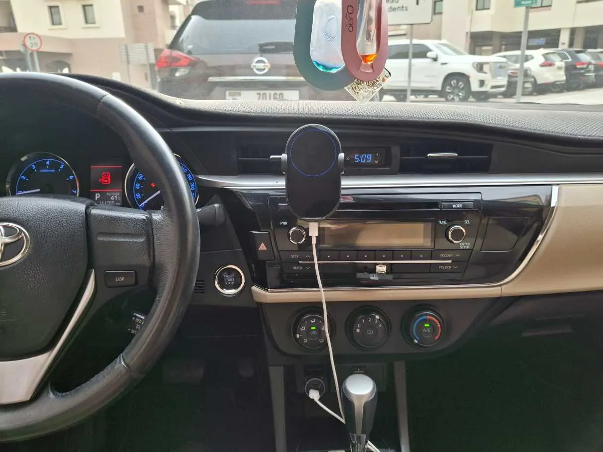 Car image 16