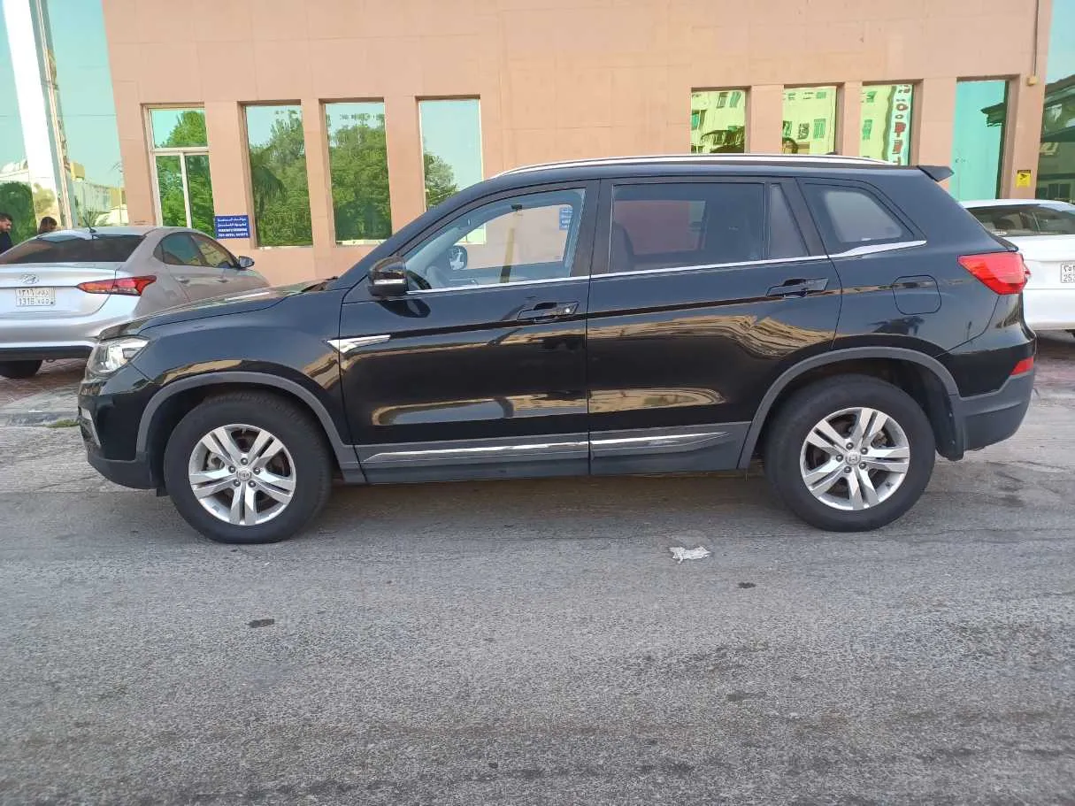 Car image 8