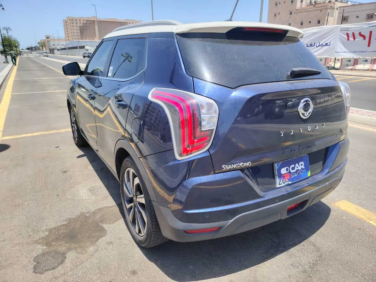 Car image 7