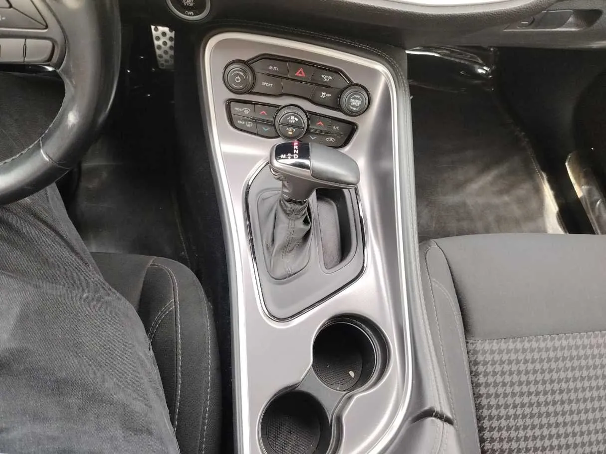 Car image 21