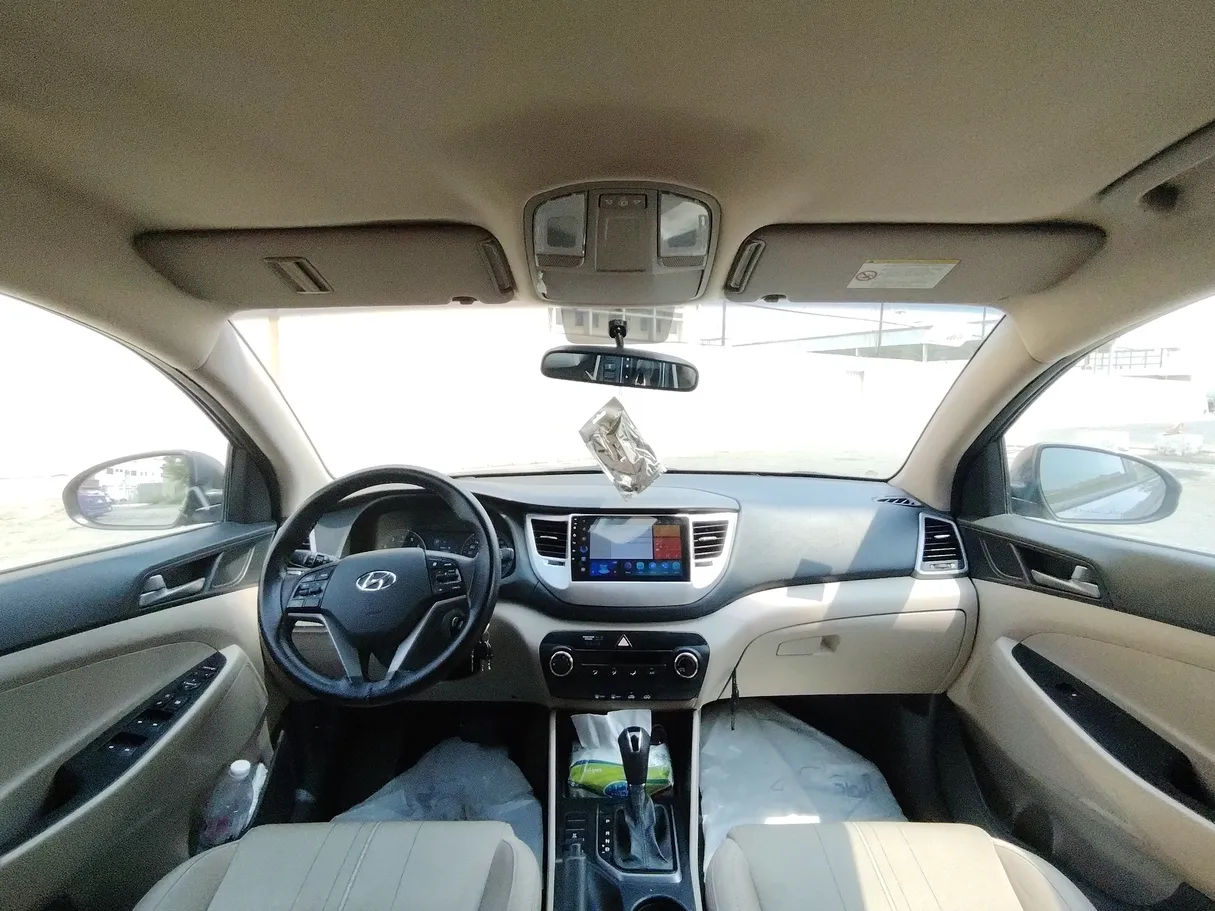 Car image 17