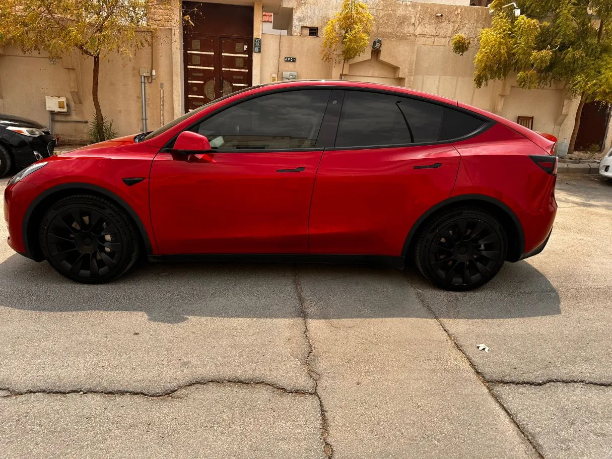 Car image 8