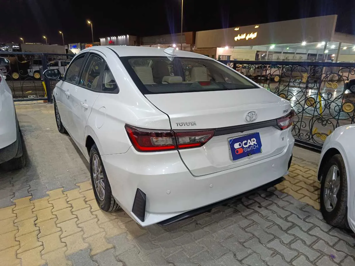 Car image 5