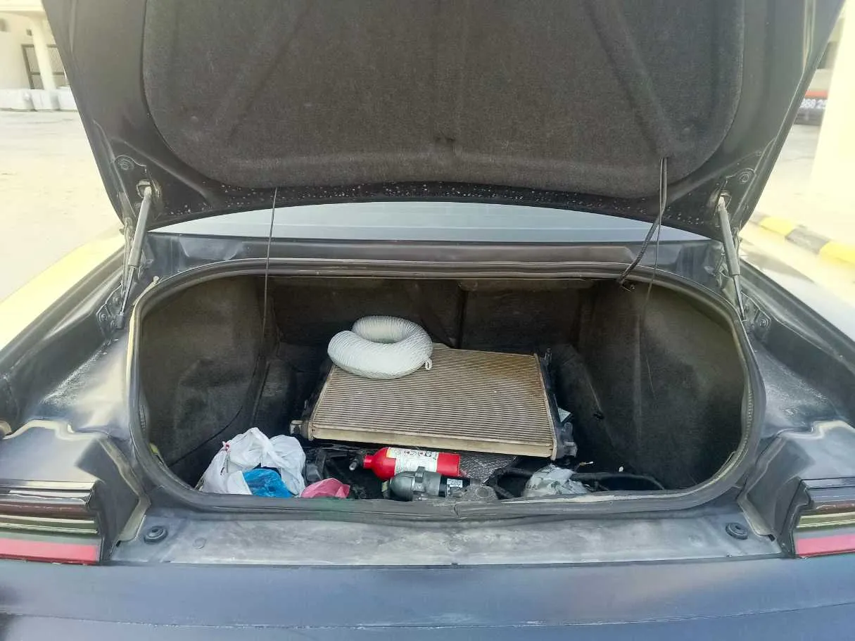 Car image 24
