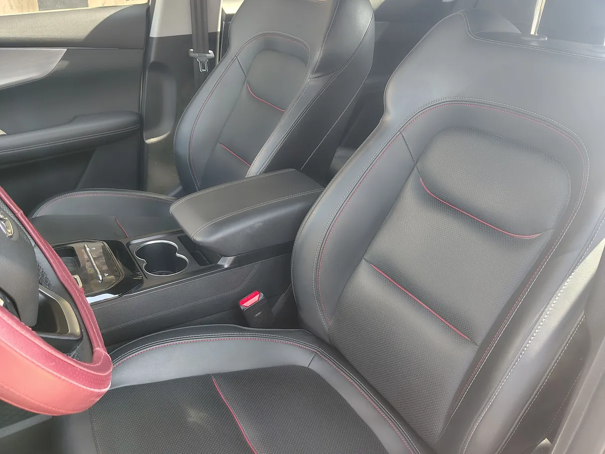 Car image 7