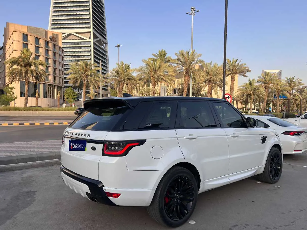 Car image 5