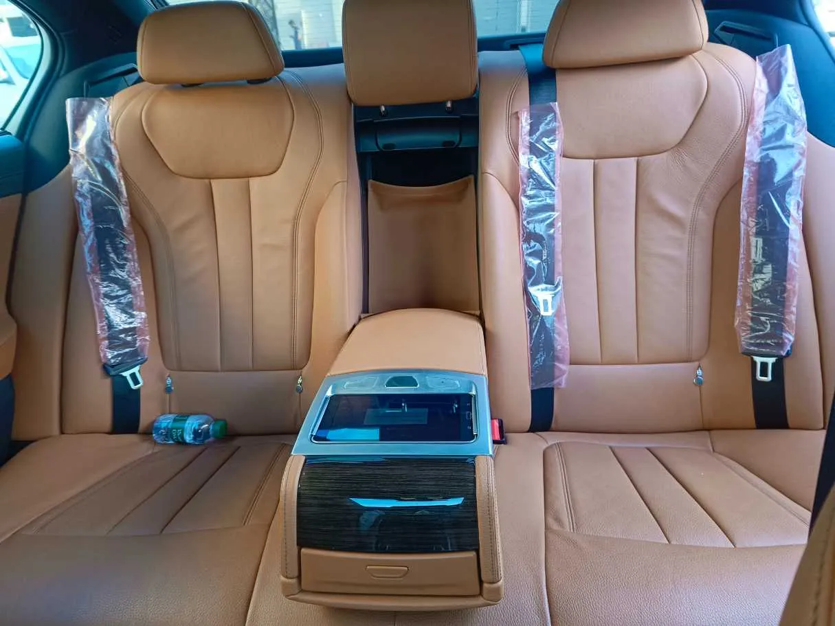 Car image 20