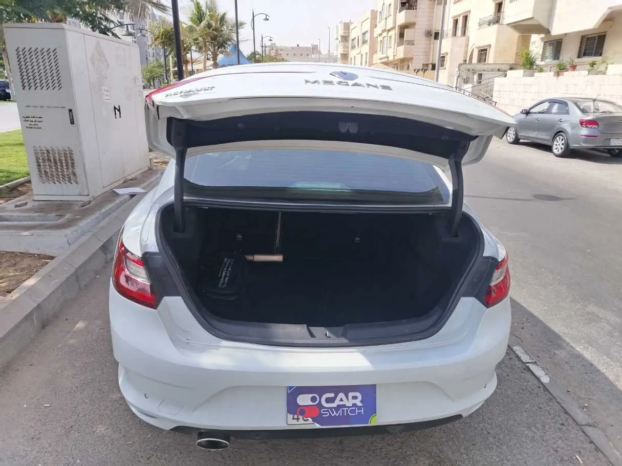 Car image 25