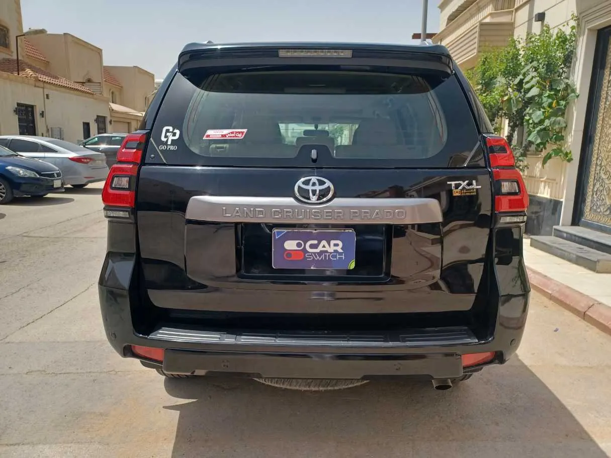 Car image 6