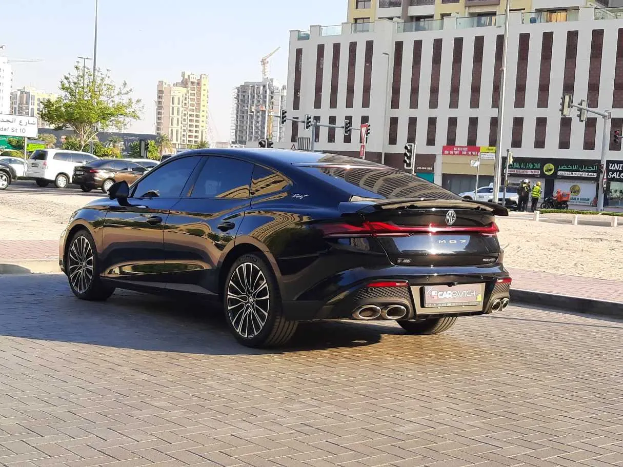 Car image 5
