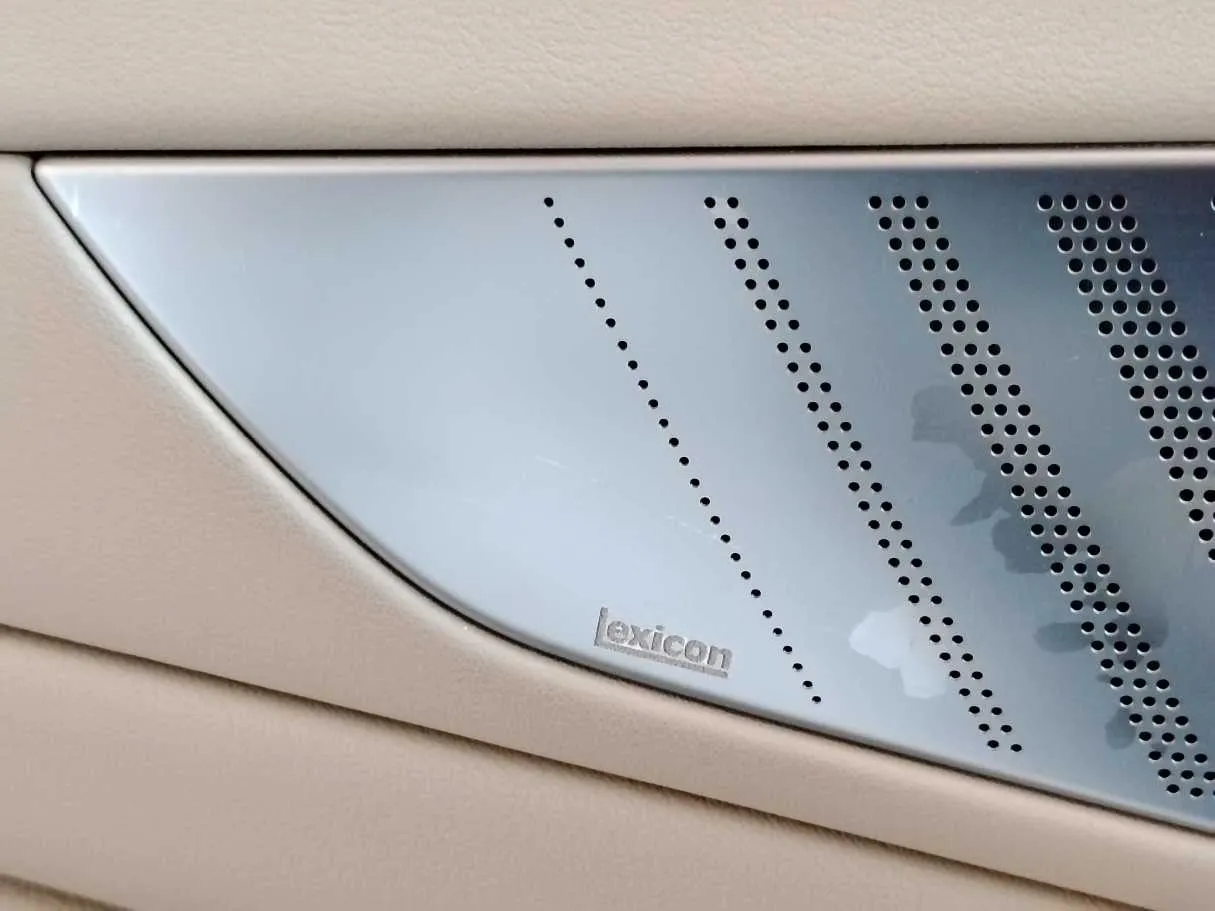 Car image 36